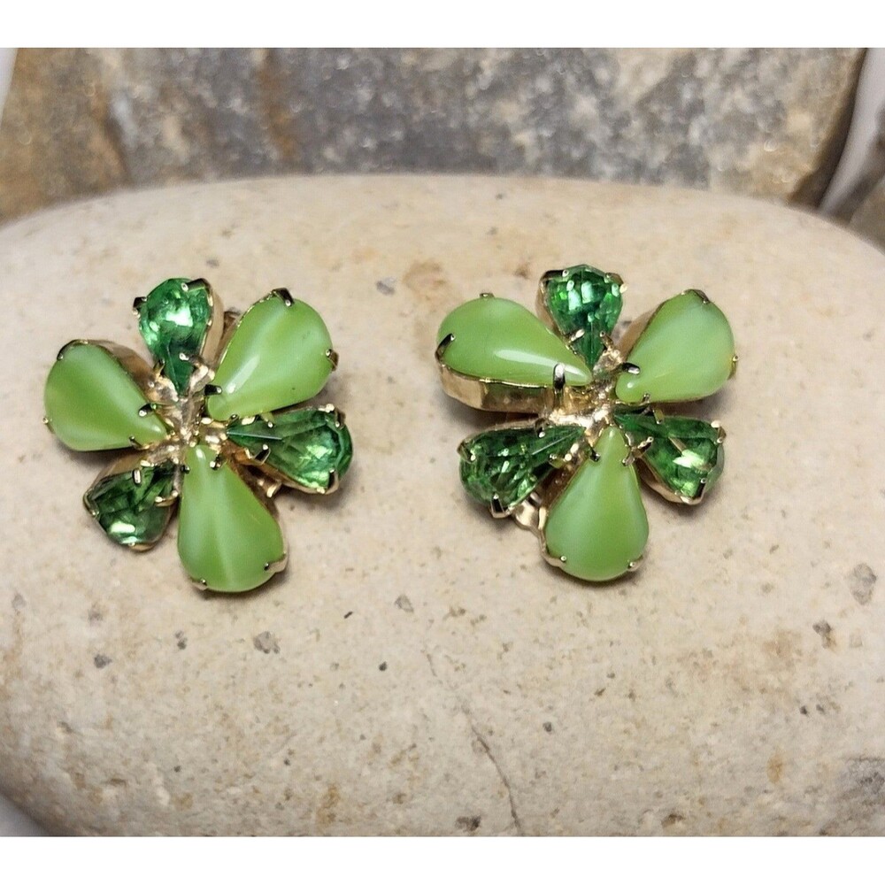 Vintage Green Glass Rhinestone Flower Shamrock Clip On Earrings